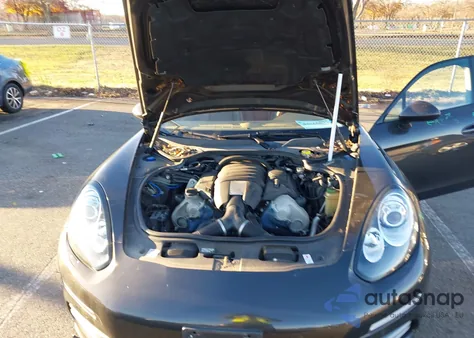 2014 Porsche Panamera 4 из США, поврежденный, VIN WP0AA2A70EL012597